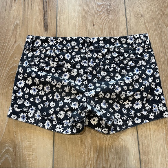 American Eagle Outfitters Floral Short - Picture 2 of 10